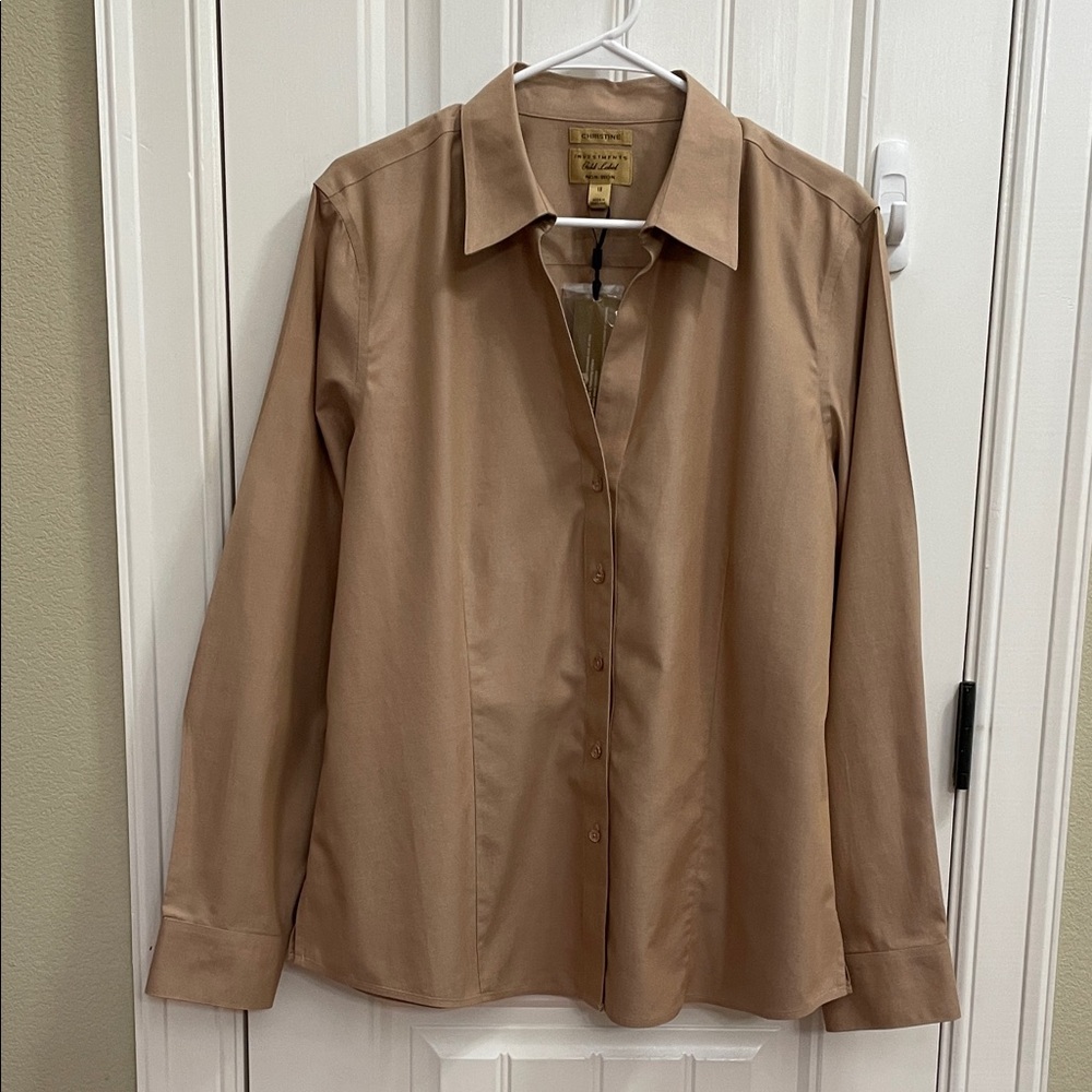 Investments Gold Label no iron taupe button down shirt.  18